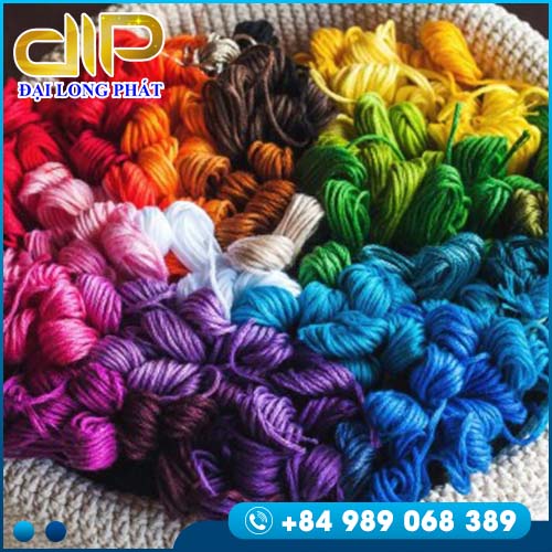 Color sewing thread